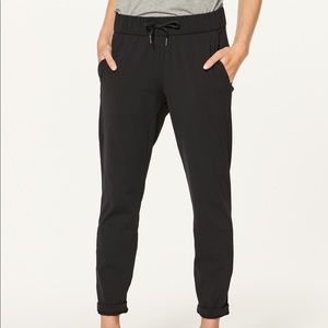 Lululemon On The Fly Pant *Woven*